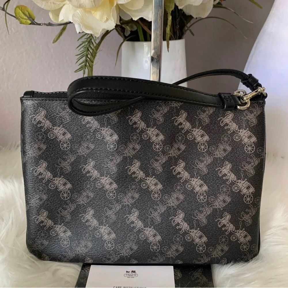 NWOT COACH Large Front Zip Wristlet Horse And Carriage and Graffiti print